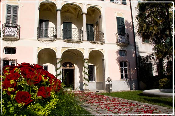 villa-gippini-flowers-arrangement