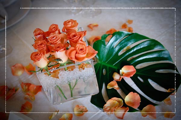 floating-orange-roses-centerpiece