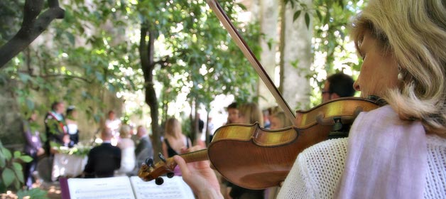 Romantic wedding in Torri Del Benaco with the Koinè String Quartet