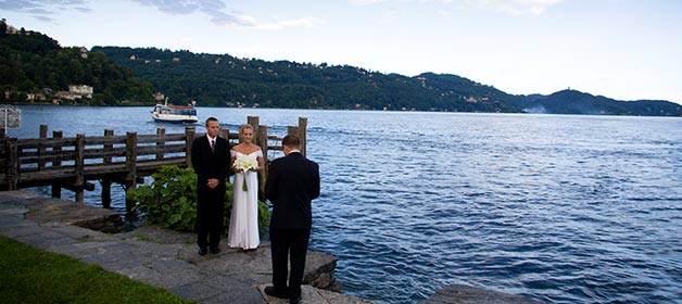 Intimate ceremony on St. Julius Island lakeshores