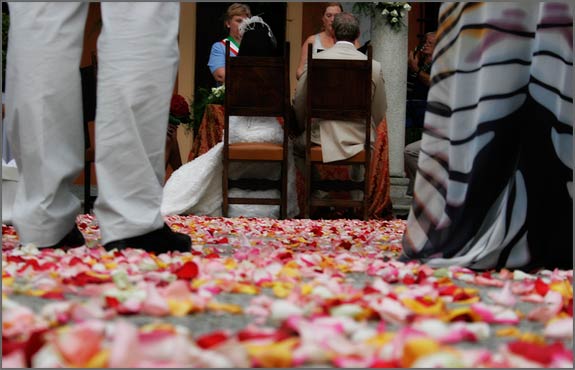 Rose-Petals-aisle-runner