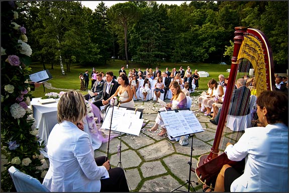 Symbolic-Ceremony-on-Lake-Varese