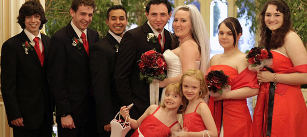 Red themed wedding in Stresa