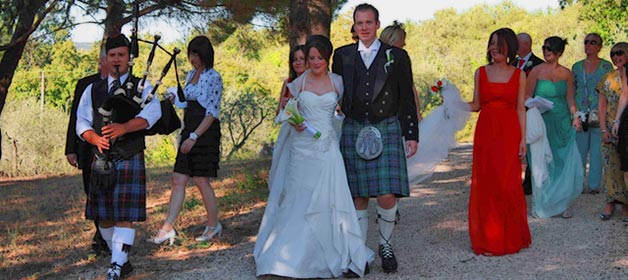 Riona and Barry, Just Married in Bracciano Countryside