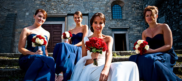 VARENNA: DETAILS IN RED AND BLUE