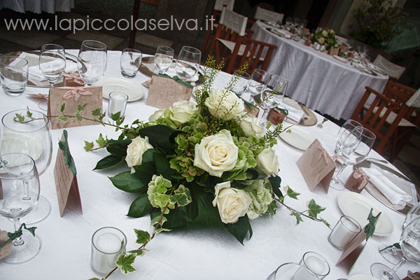 lapiccolaselva-Lake-Orta-flowers