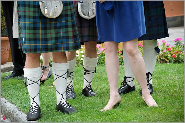 Groom-and-groomsmen-kilt-Italy