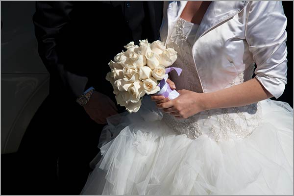 ivory roses bridal bouquet