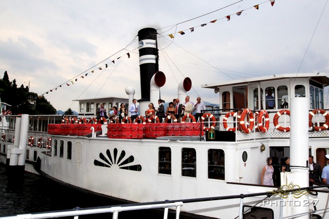 vintage stream boat rentals on Lake Como