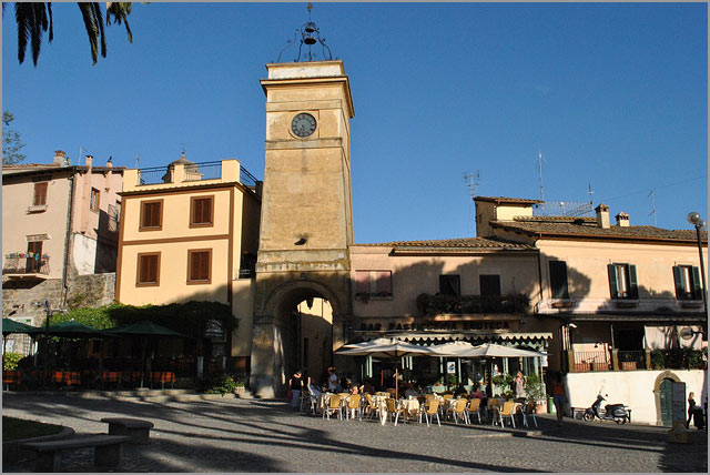 Italian restaurant overlooking lake Bracciano