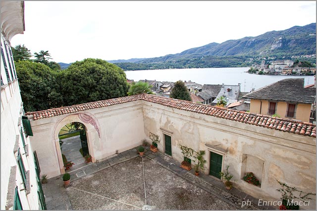 outdoor reception in the Italian Garden overlooking Orta