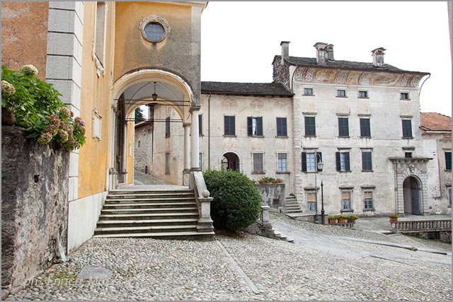 weddings at Assunta church and Palazzo Gemelli