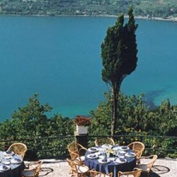 Mystic wedding on Lake Albano, just few steps from Rome