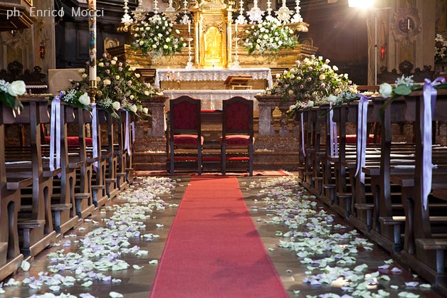 01_florist-Assunta-church-wedding-in-Orta