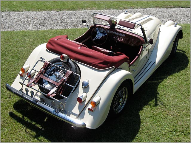 Your Vintage Tour rent Morgan cars for Italian wedding on Lake Orta