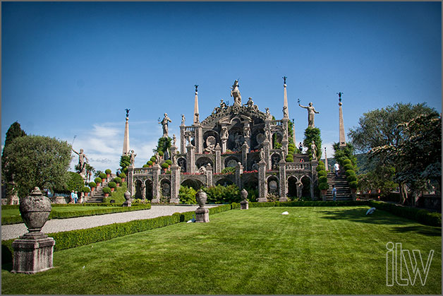 Outdoor wedding on Isola Bella lake Maggiore