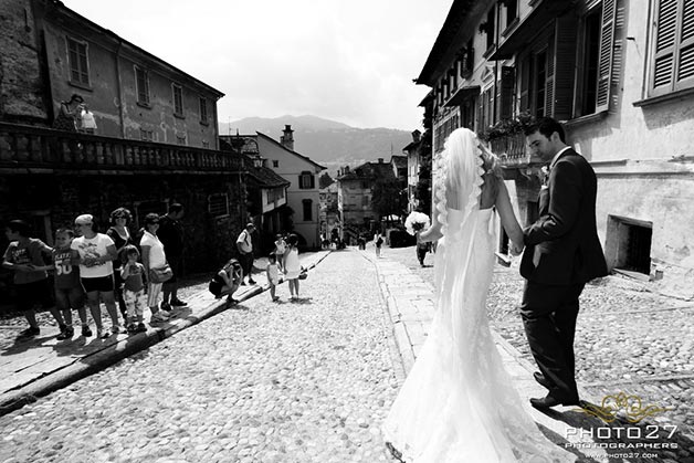 wedding walk in Orta