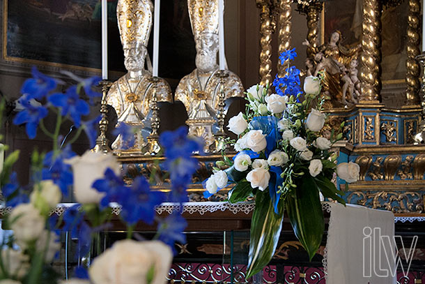 blue-delphinium-wedding-flowers
