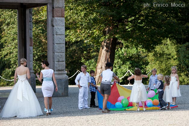 1-children-at-wedding-on-lake-Orta-Italy