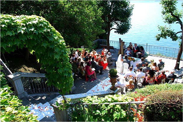 Civil ceremony at Villa Cipressi in Varenna