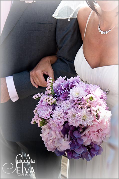 purple_wedding_flowers-in_Italy