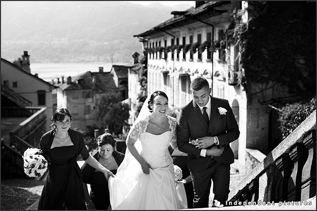 romantic_wedding_overlooking_lake_Orta