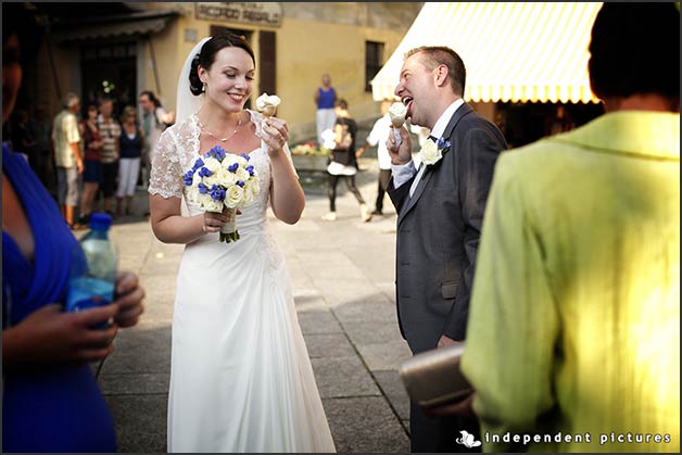 romantic_wedding_overlooking_lake_Orta