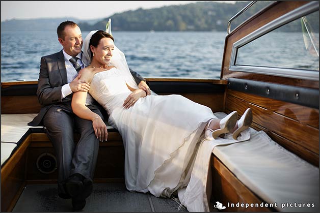 romantic_wedding_overlooking_lake_Orta