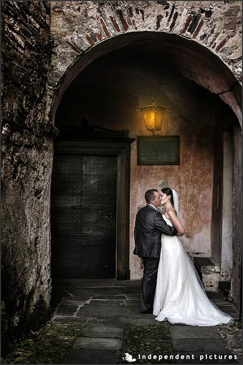 romantic_wedding_overlooking_lake_Orta