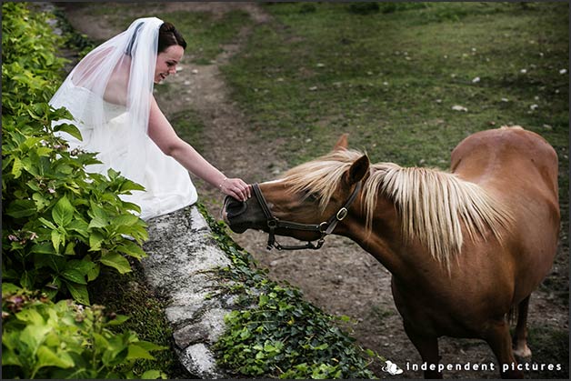 romantic_wedding_overlooking_lake_Orta