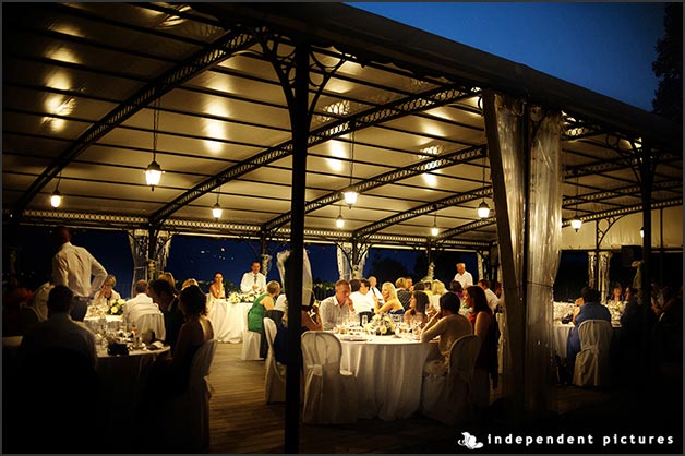romantic_wedding_overlooking_lake_Orta