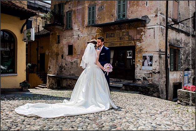 just-married-lake-orta-italy