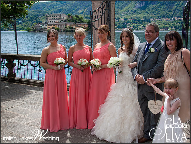 freesias-bridesmaids-bouquet-italy