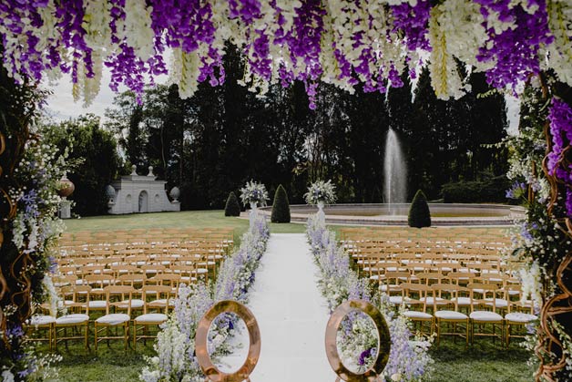 Seasonal wedding flowers in Italy