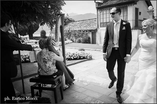 harp-violin-duo-wedding-lake-Orta-Italy