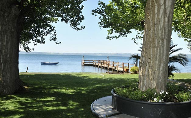 wedding-restaurant-on-the-shores-of-lake-bracciano