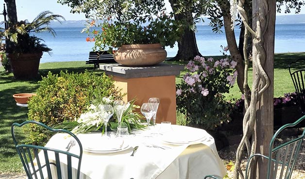 wedding-restaurant-on-the-shores-of-lake-bracciano