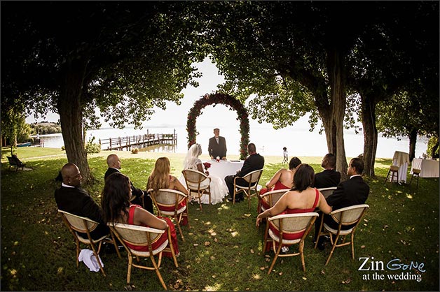 intimate-blessing-ceremony-lake-Bracciano-Rome