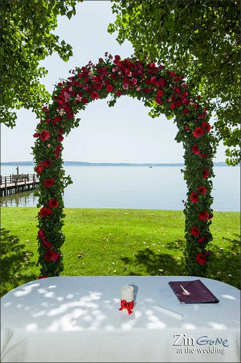 intimate-blessing-ceremony-lake-Bracciano-Rome