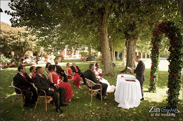 intimate-blessing-ceremony-lake-Bracciano-Rome