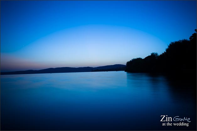 16_intimate-blessing-ceremony-lake-Bracciano-Rome