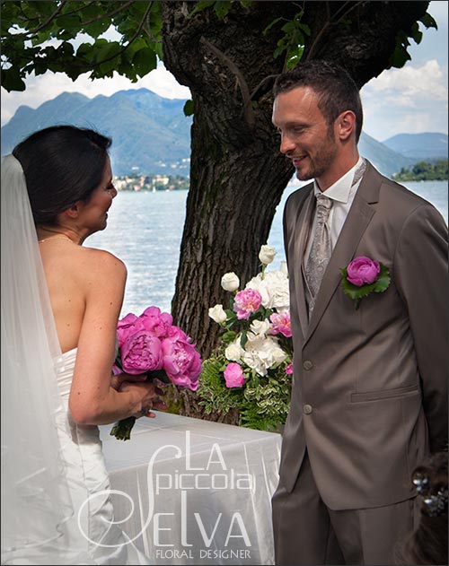 peony-wedding-buttonhole