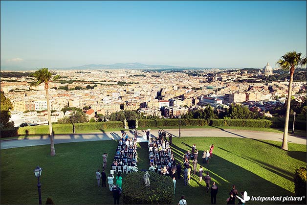 67_outdoor-wedding-ceremony-Rome