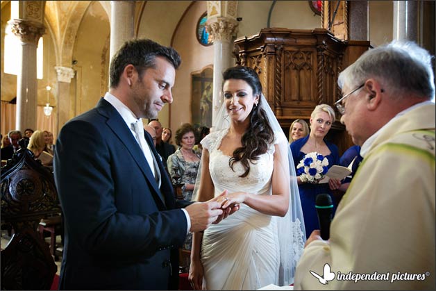 blue-wedding-flowers-in-Stresa