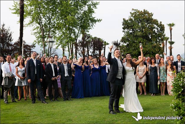 19_blue-wedding-flowers-in-Stresa