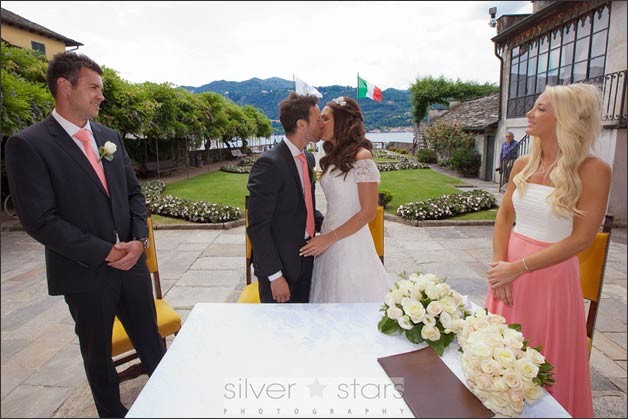 romantic-elope-lake-orta_12