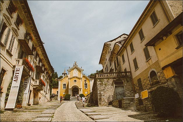 rock-wedding-lake-orta_10