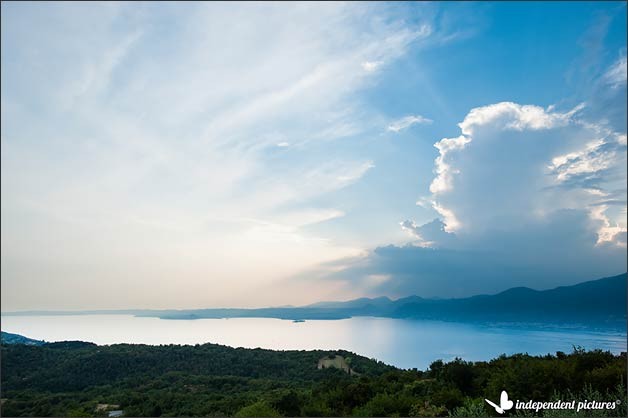 wedding-overlooking-lake-garda