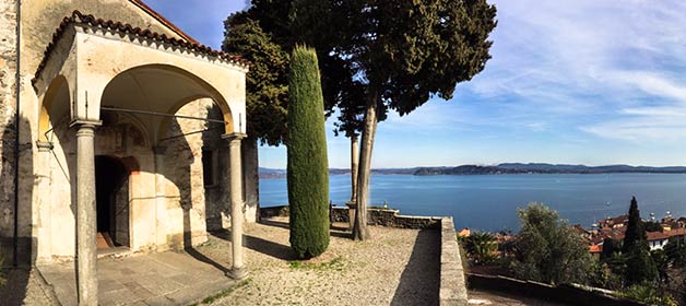 A wedding overlooking Lake Maggiore in Chiesa Vecchia of Belgirate