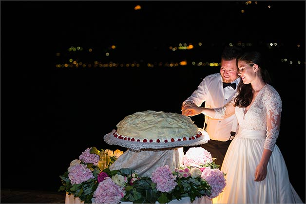 tartufata-white_italian_wedding_cake